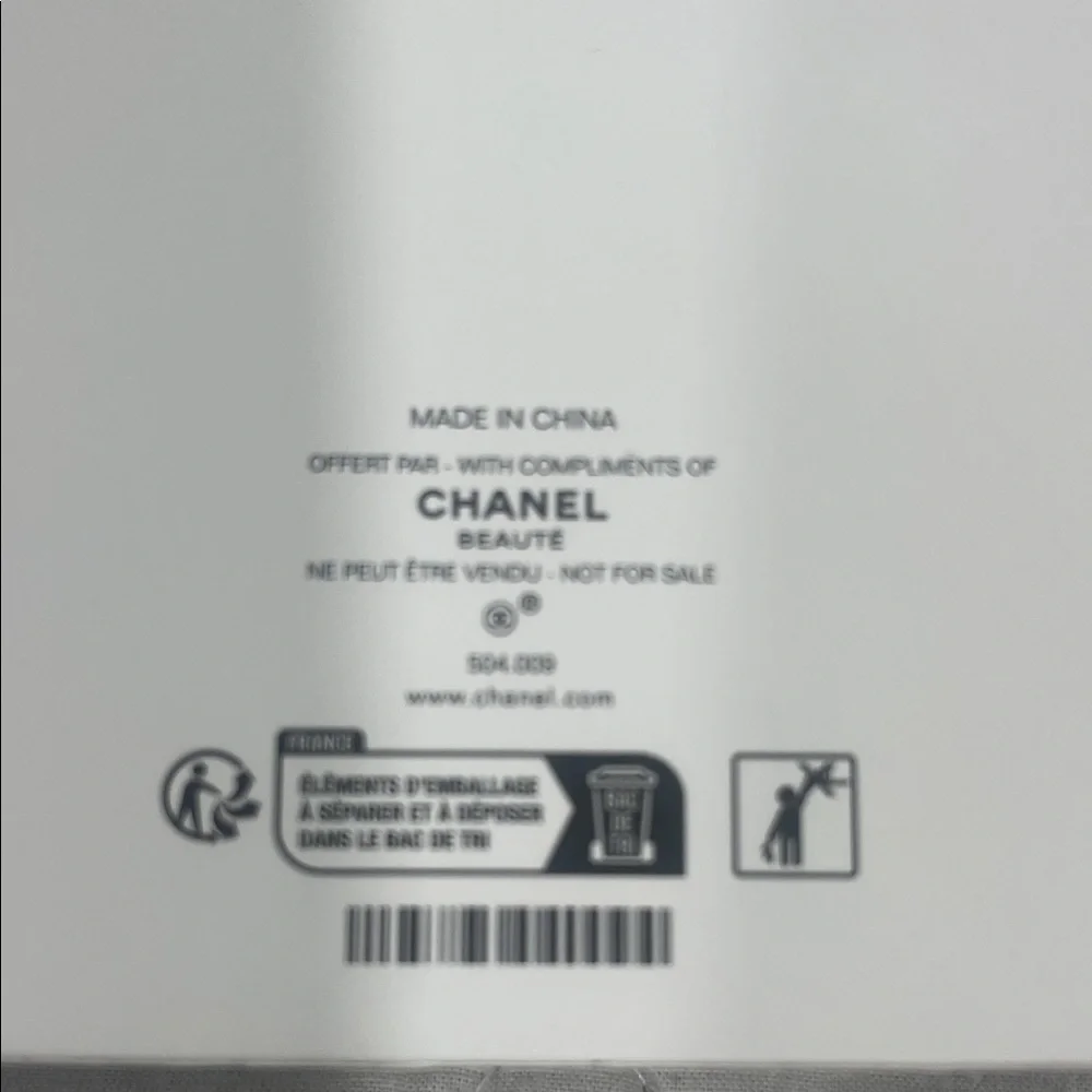 LA Collection CHANEL Black and Gold Padlock Set - Picture 5 of 5